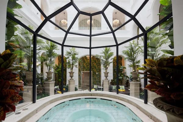 Mystery Hotel Budapest, Preferred Hotels & Resorts-1