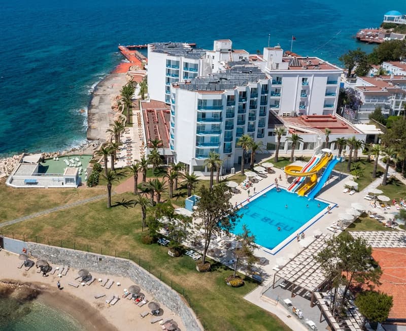 Le Bleu Hotel & Resort
