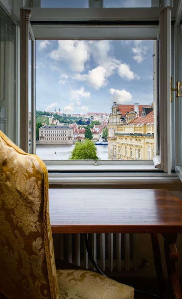 Charles Bridge Palace-1