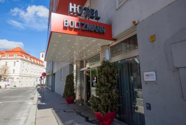 Hotel Boltzmann-1
