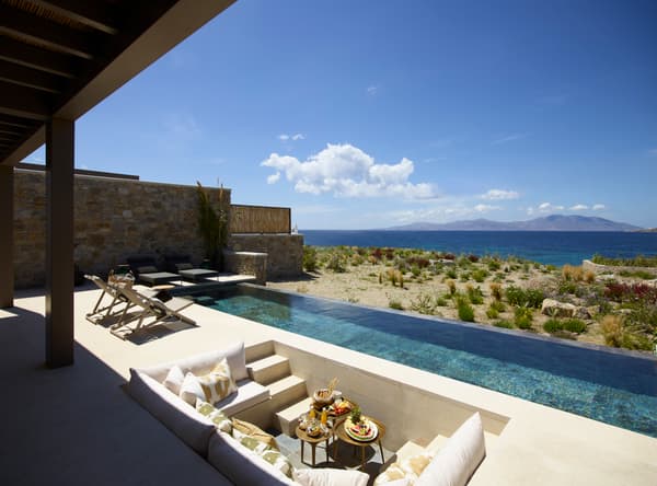 Bonzoe Suites & Villas-1