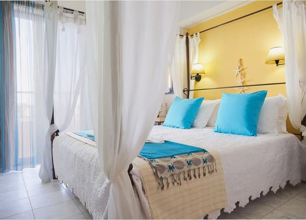 Golden Bay Hotel-1