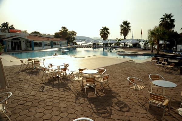 Club Muskebi Hotel-1