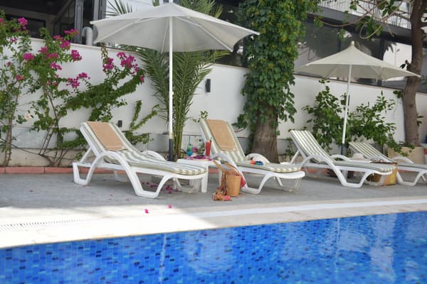 Aurasia Beach Hotel (Ex Malibu Beach Hotel)-1