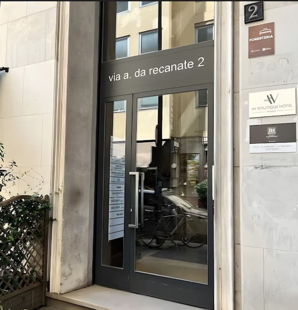 IH Hotels Milano Central-1