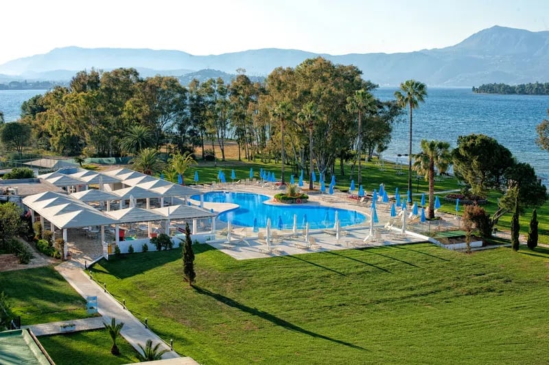 impressie Louis Kerkyra Blue