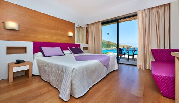 Hotel & Spa S'Entrador Playa-1