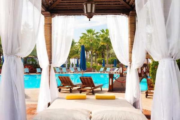 Le Meridien N Fis-1