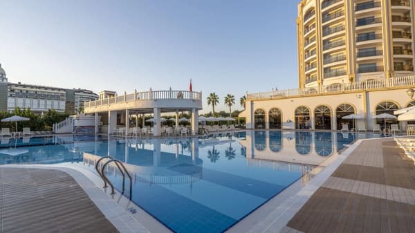 J'adore Deluxe Hotel & Spa-1