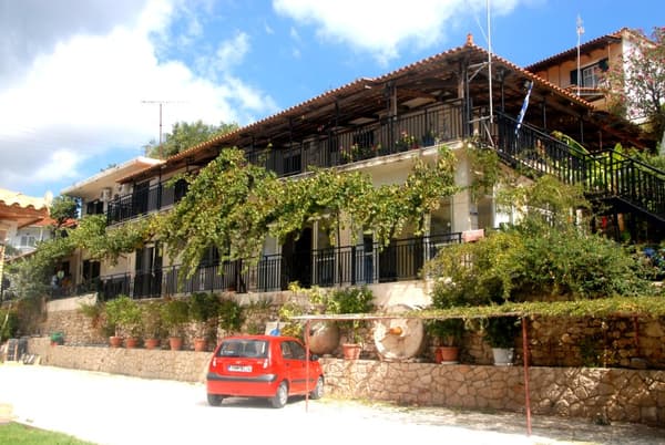 Hotel Tsi Limni-1