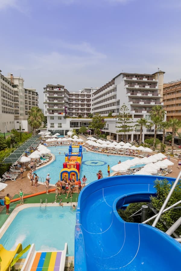 Holiday Park Resort-1