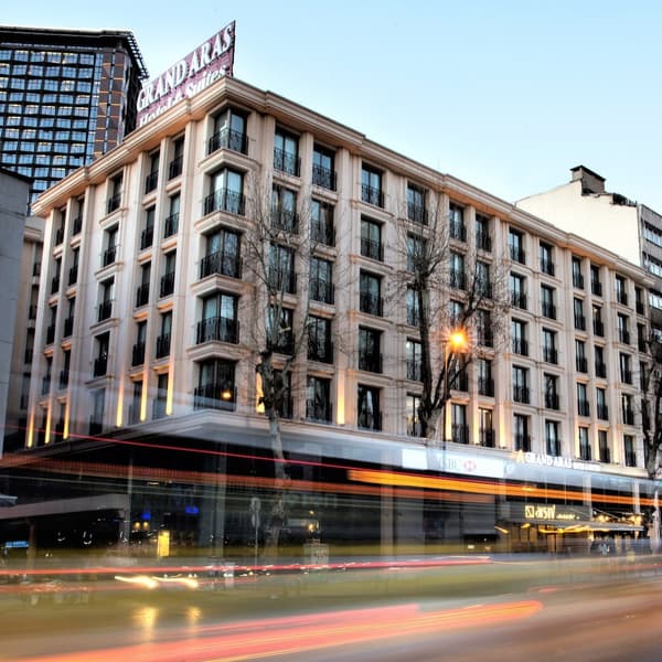 Grand Aras Hotel & Suites-1