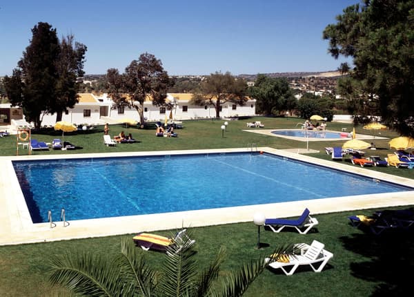 Hotel Apartamento Do Golfe-1