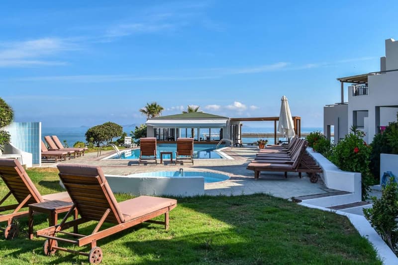 Yria Beach Hotel
