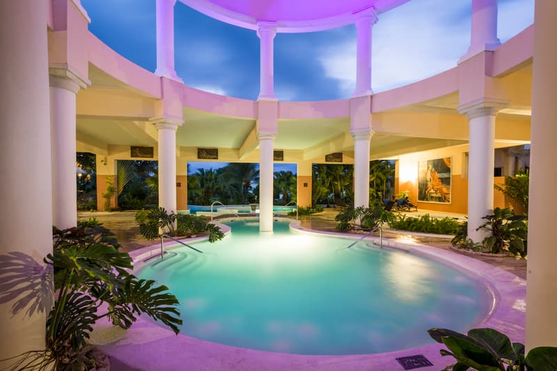 Grand Palladium Lady Hamilton Resort and Spa