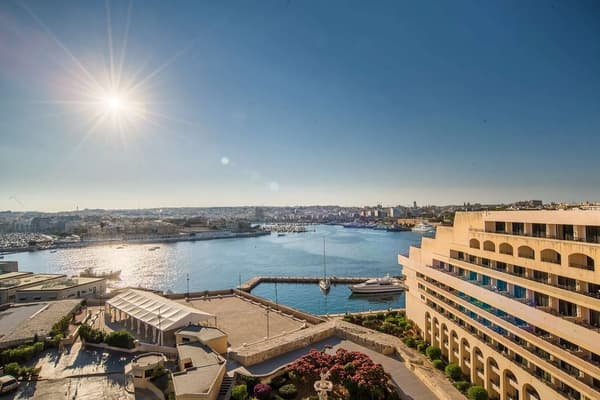 Grand Hotel Excelsior-1