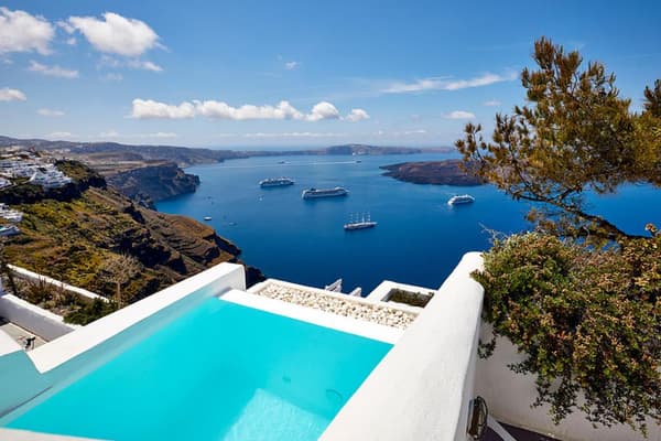 Dreams Luxury Suites-1