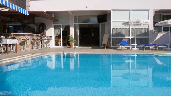 Moni Hotel-1