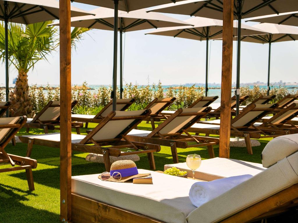 Mercure Larnaca Beach Resort