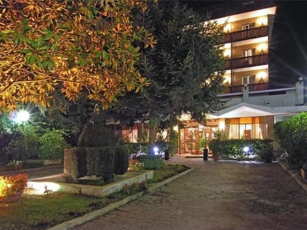 Pinewood Hotel Rome-1