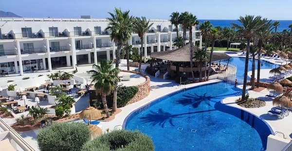 Hotel Cabogata Jardín-1