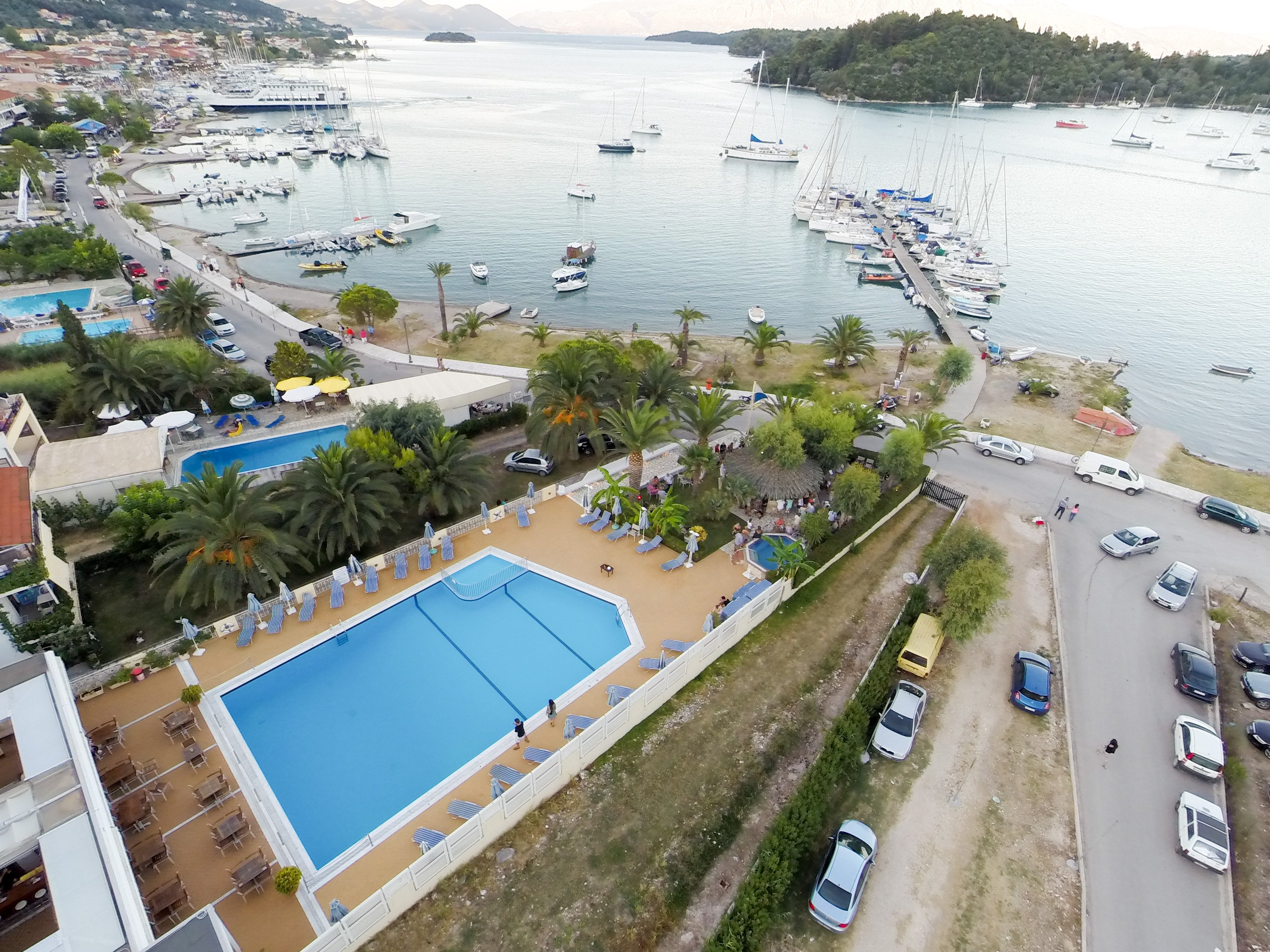 Athos Hotel, Nikiana