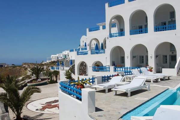 Mr and Mrs White Santorini-1