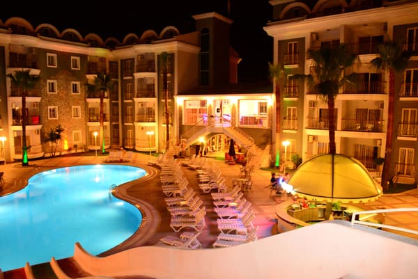 Alenz Suite Hotel-1