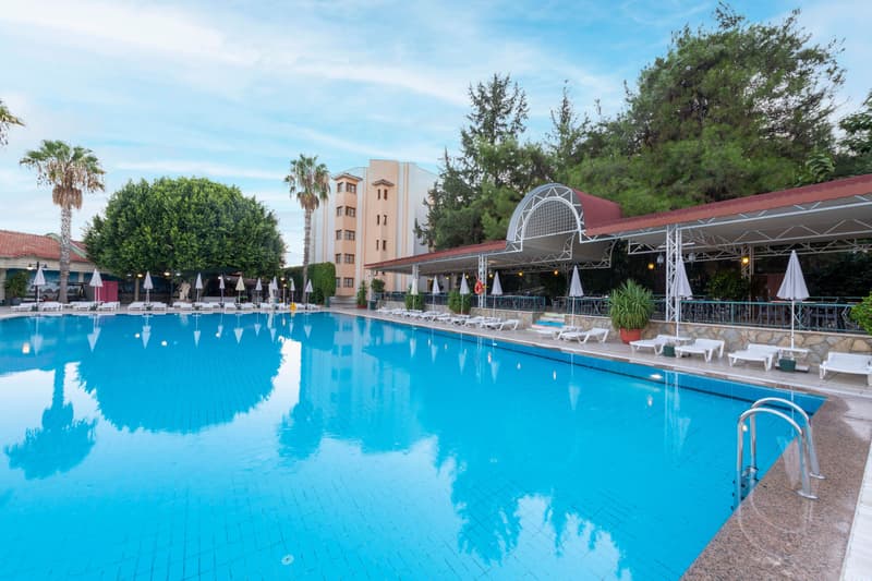 Armas Kaplan Paradise Hotel