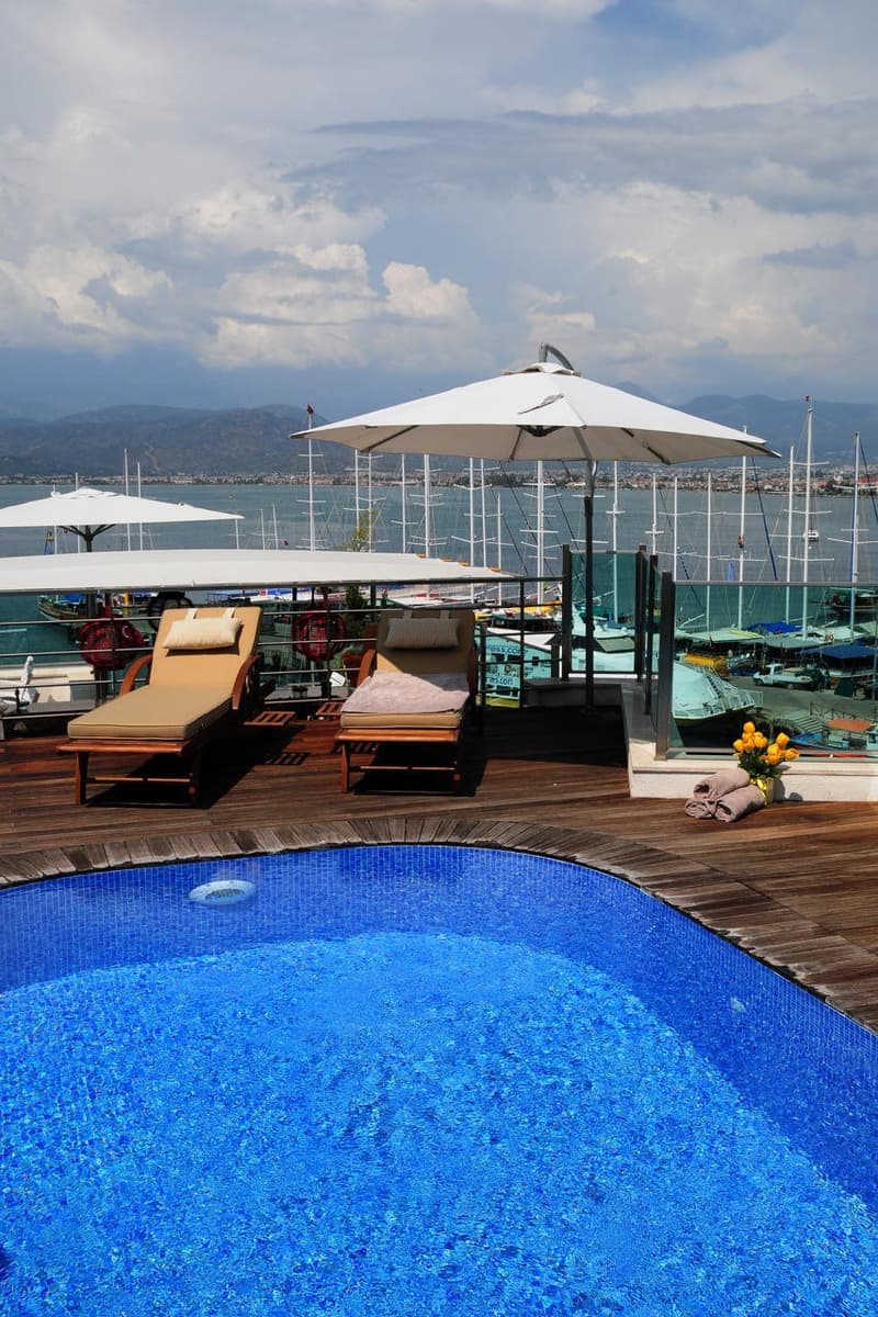 Alesta Yacht Hotel