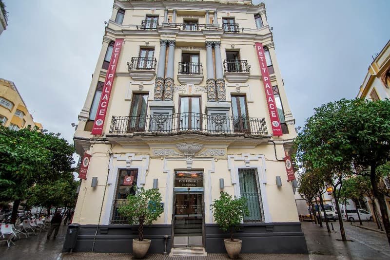 Petit Palace Canalejas