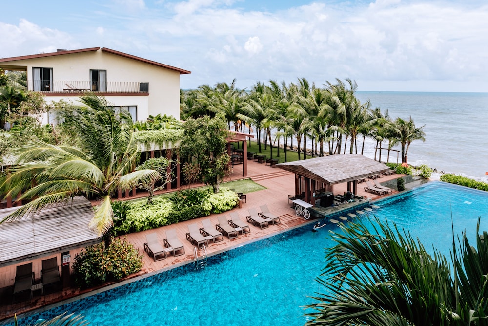 Dusit Princess Moonrise Beach Resort Phu Quoc