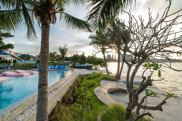 Naklua Beach Resort-1