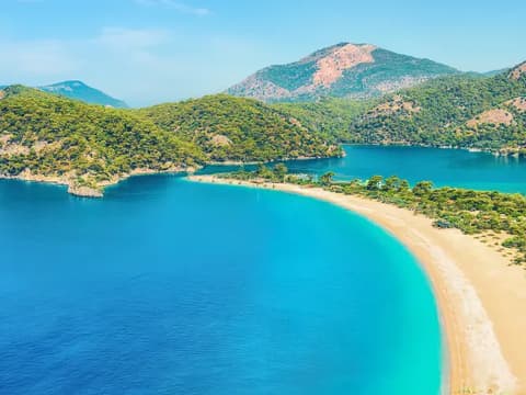 De mooiste stranden van de Turkse Rivièra: van brede stranden tot kleine baaien