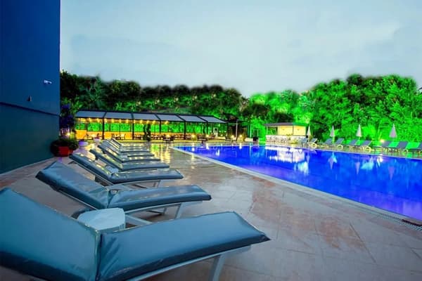 Royalisa Hotel-1
