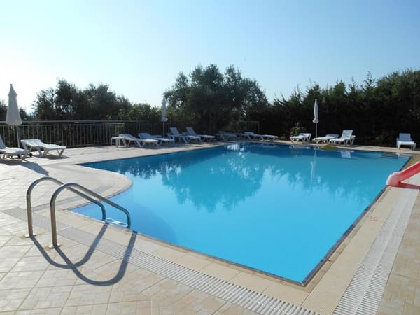 Anatoli Labreon Guesthouse Apartments-1