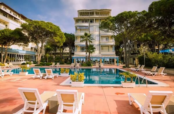 Fafa Beach Hotel-1