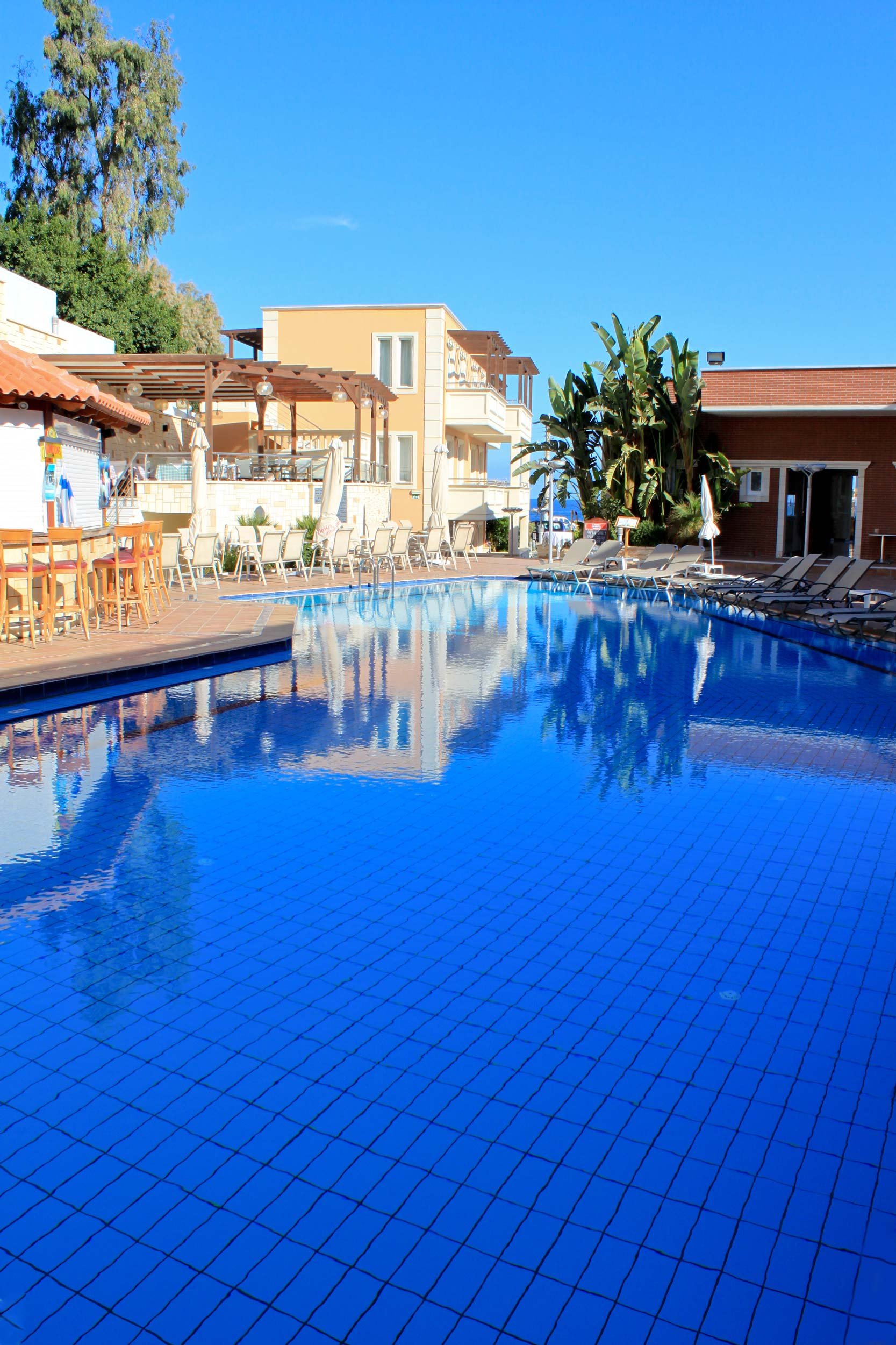 Porto Kalamaki Apartments