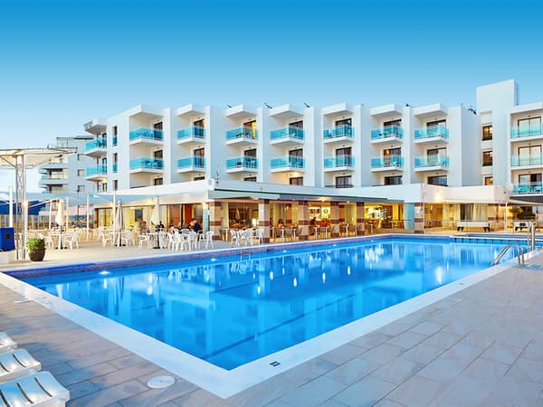 Aparthotel Nereida-1