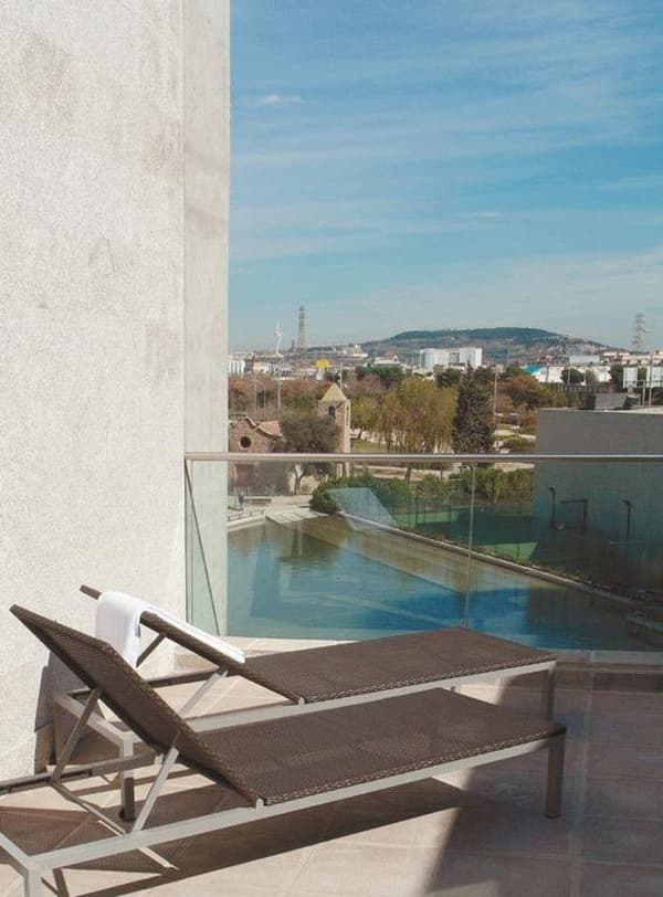 Nh Barcelona Fira Suites-1