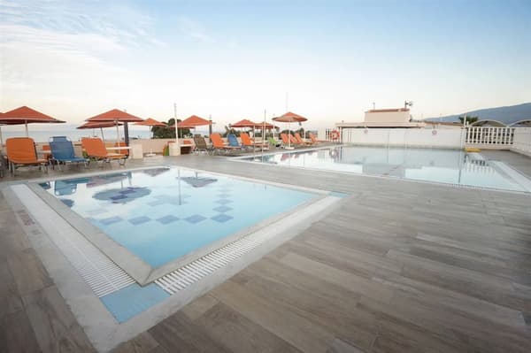 Kosta Palace-1