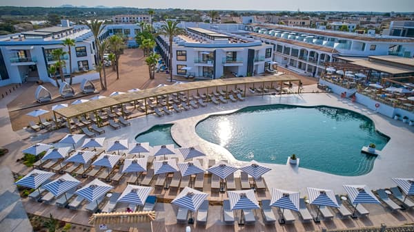 Universal Grand Leon & Spa-1