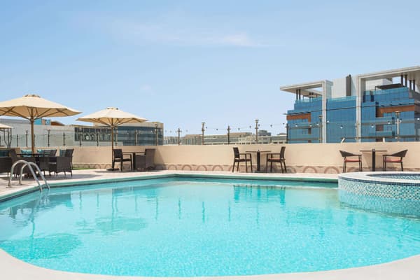 Howard Johnson Plaza by Wyndham Dubai Deira-1