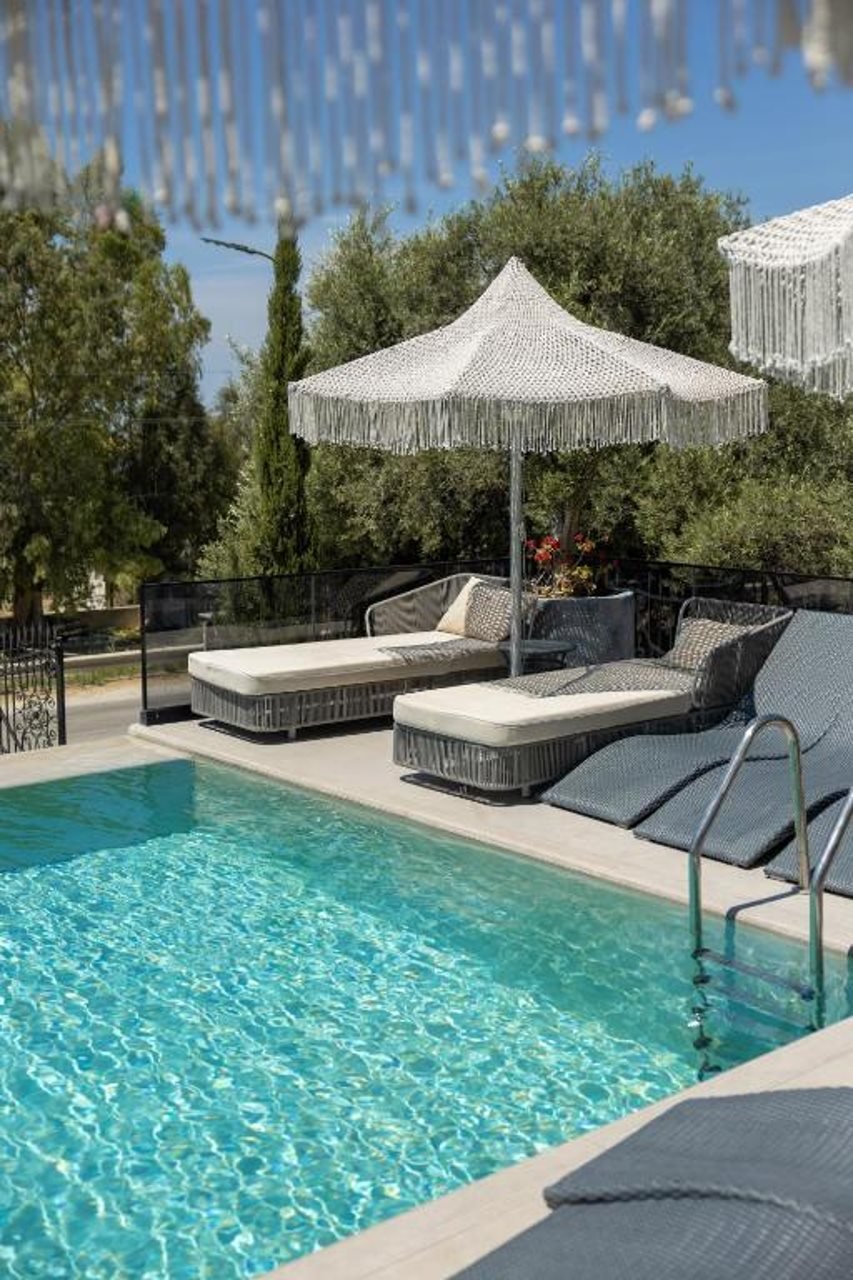 Mazarine Hotel