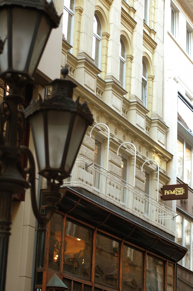 Promenade City Hotel