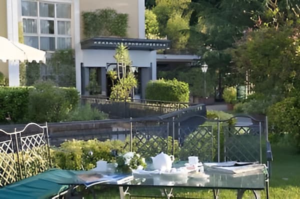 Culture Hotel Villa Capodimonte-1