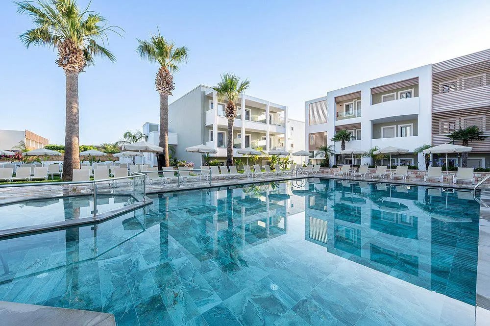Mythos Hotel & Apartments