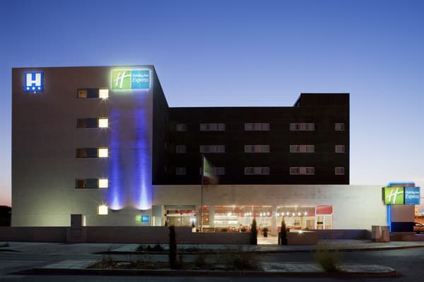 B&B HOTEL Madrid Aeropuerto T1 T2 T3-1