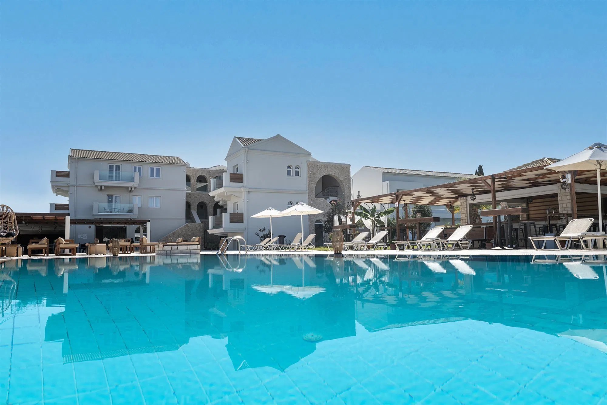 Ekati Mare Boutique Hotel & Suites