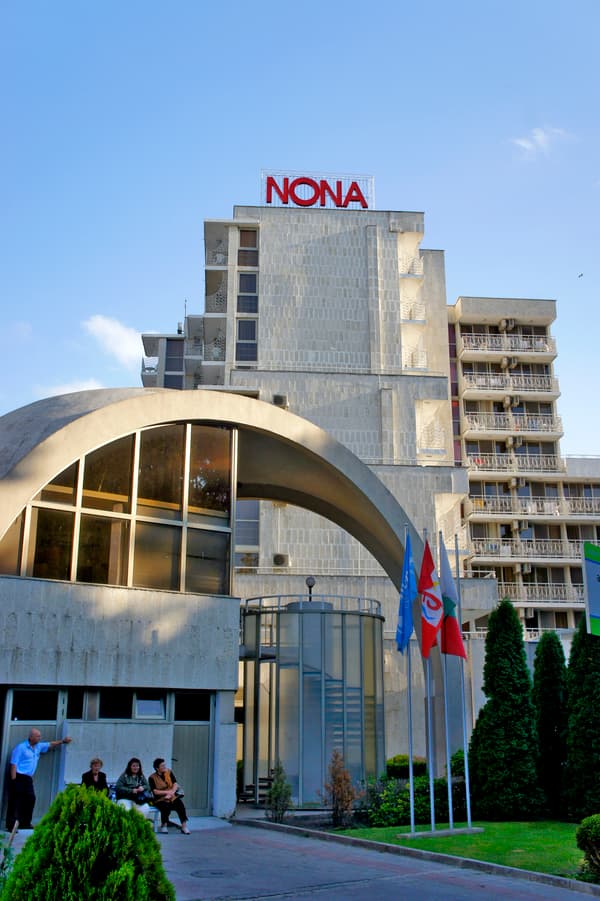 Nona-1